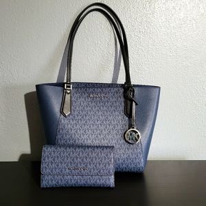 Michael Kors purse and wallet set